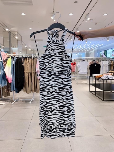 Đầm 2 dây Hm auth vợt sale