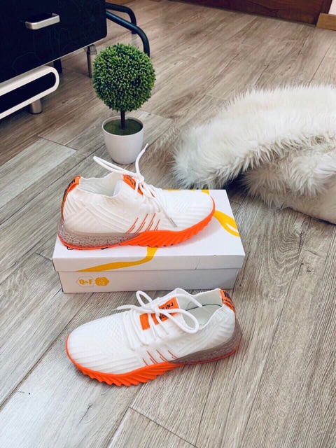 Giày thể thao qccc