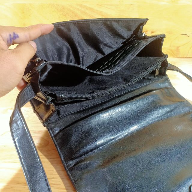 Túi đeo chéo da thật secondhand  110610