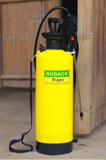 BÌNH XỊT TƯỚI CÂY 8L DUDACO