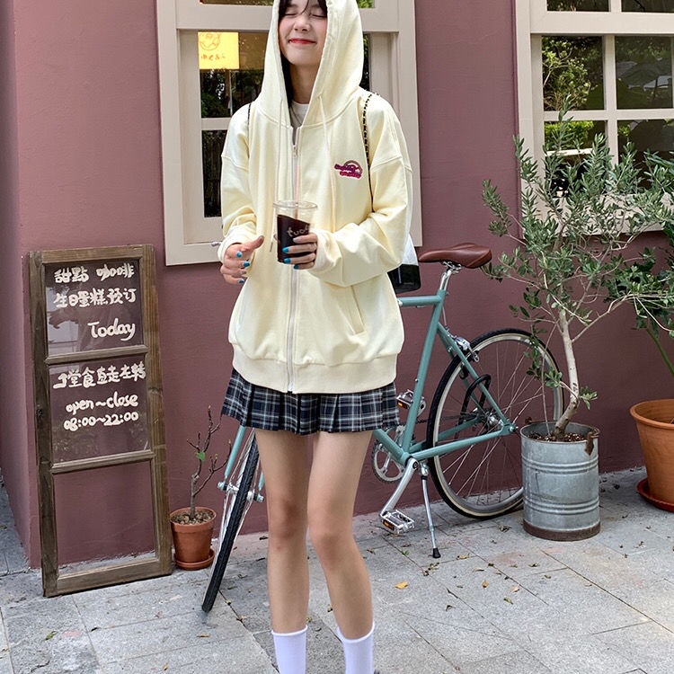 Áo hoodie tay dài dáng rộng màu vàng kem in chữ cái phong cách thu đông năng động dễ phối đồ 2021 | BigBuy360 - bigbuy360.vn