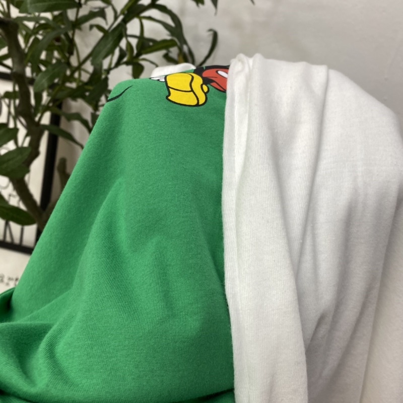 - Áo phông trơn mickey