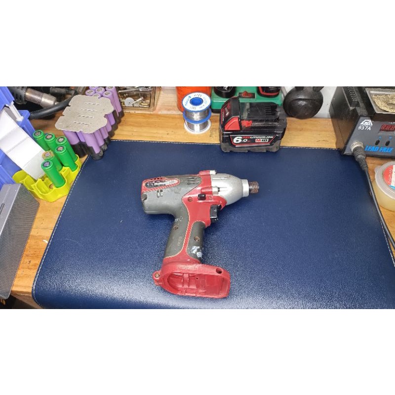 Máy vặn vít có búa trợ lực RYOBI BID1220 12V