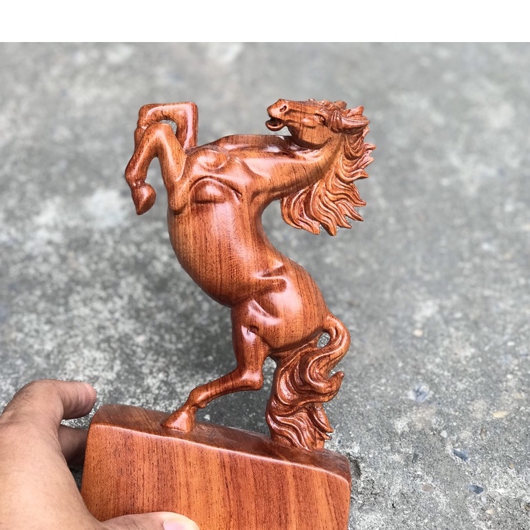 Tượng con ngựa gỗ hương cao 20 cm