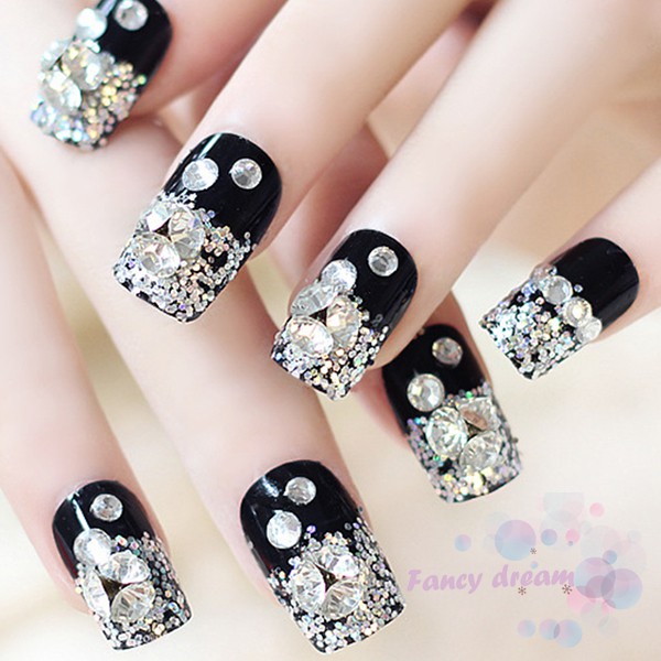 Bộ phụ kiện trang trí móng tay xinh xắn