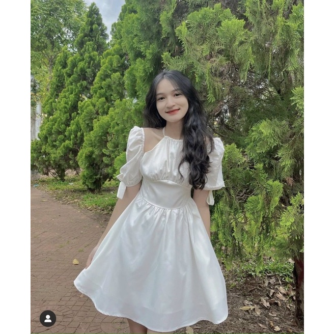 Váy yếm rớt vai