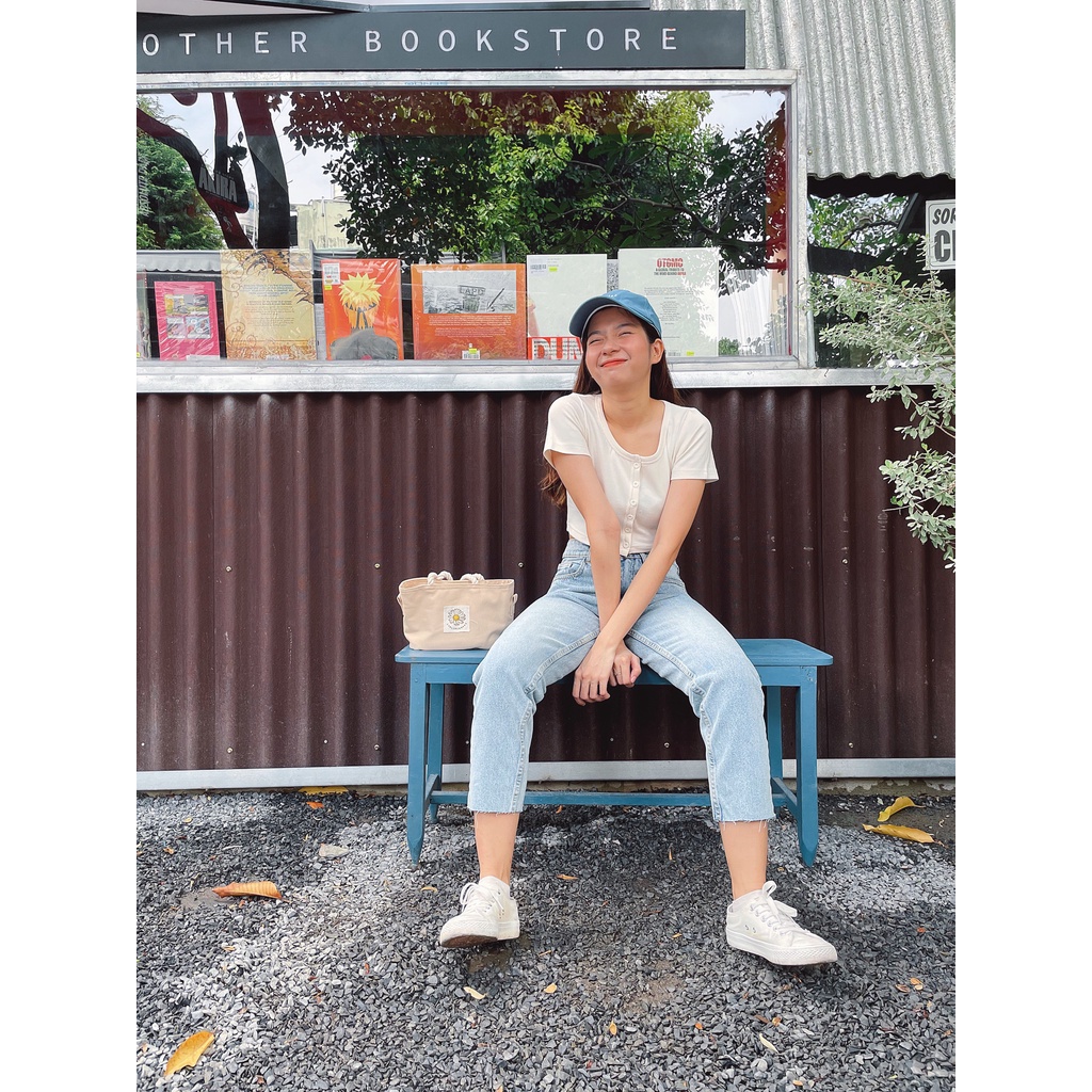 Quần Jeans Nữ Lưng Cao From Dáng Baggy Màu Xanh Wash Kiểu Cắt Gấu Quần LDRB-CL102