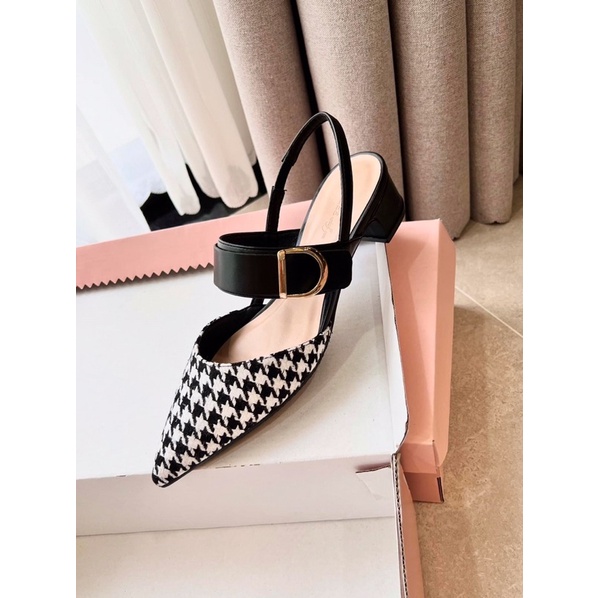 Giày slingback mũi nhọn phối dây ngang