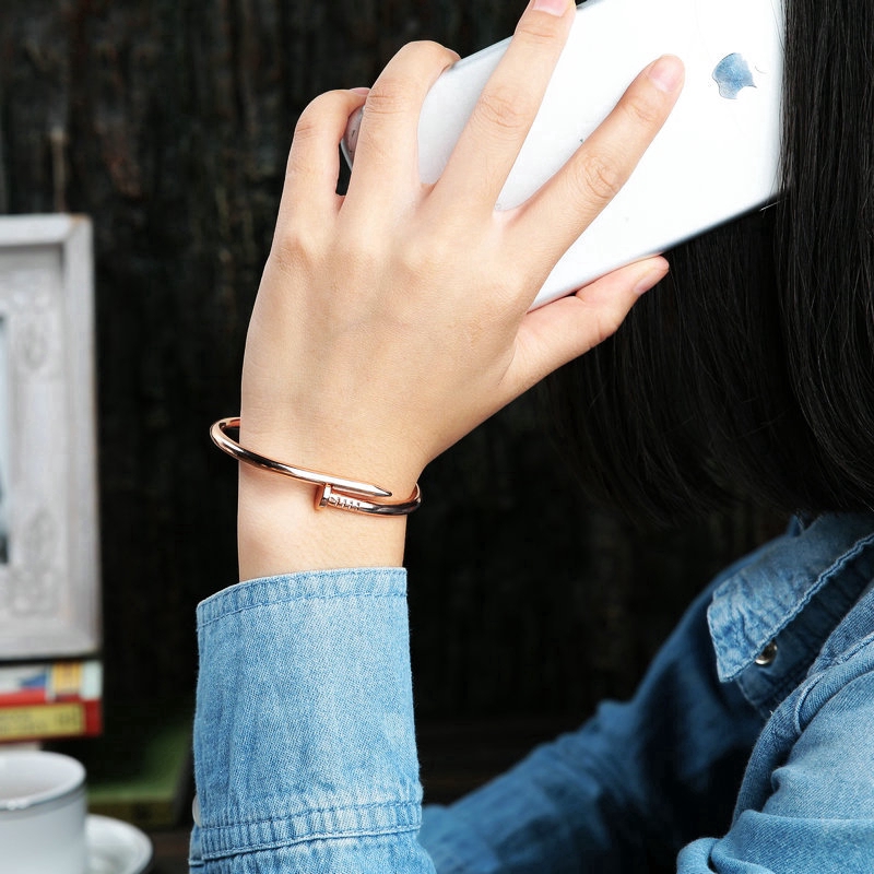 Vòng tay cặp đôi khai trương thời trang nữ và nam