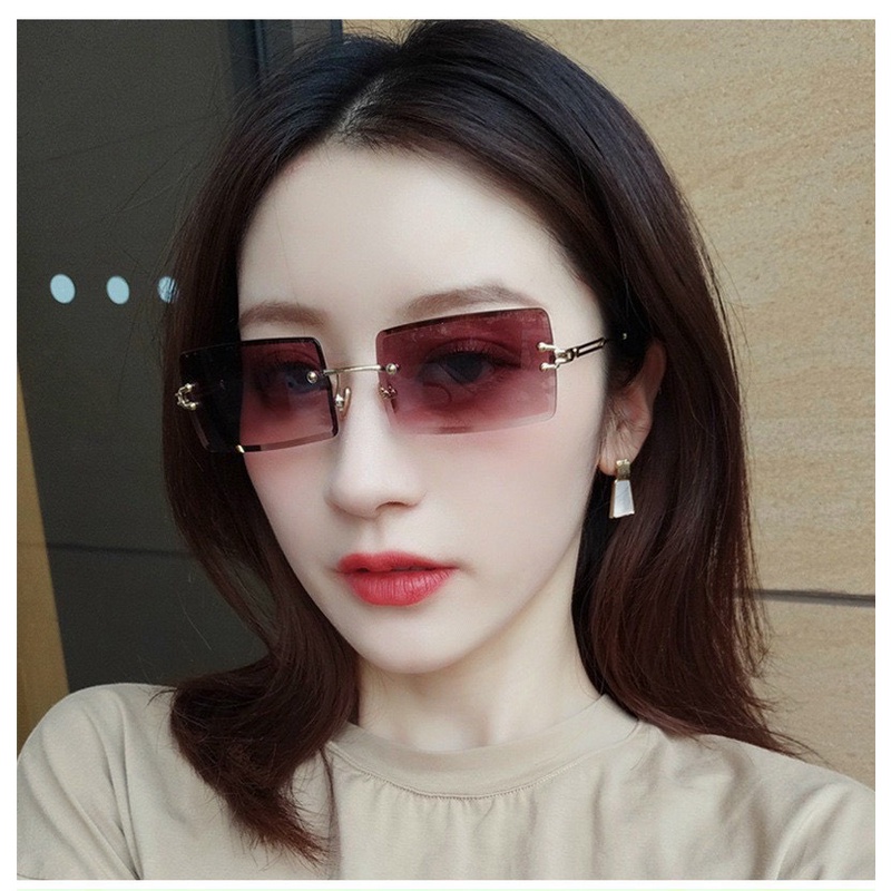 Kính râm gọng vuông AE201
