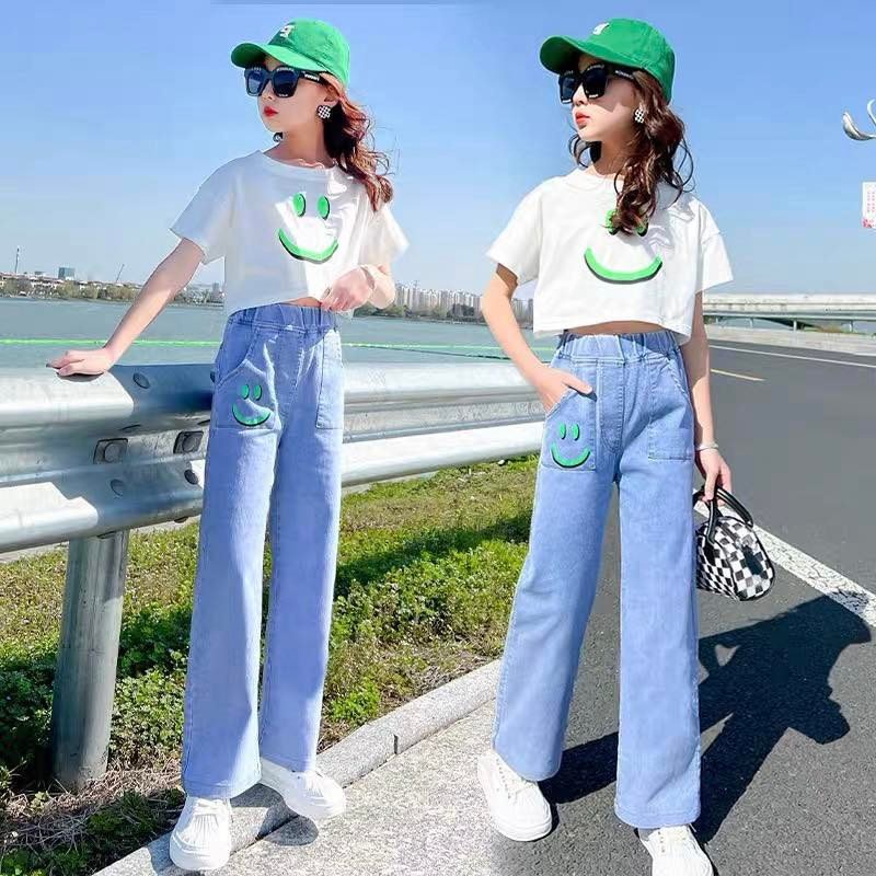 Set áo mặt cười quần bò ống suông cho bé gái size đại BEESHOP H23018