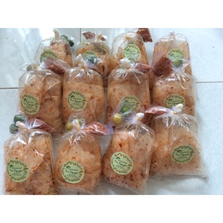 Bánh tráng sa tế khô gà.