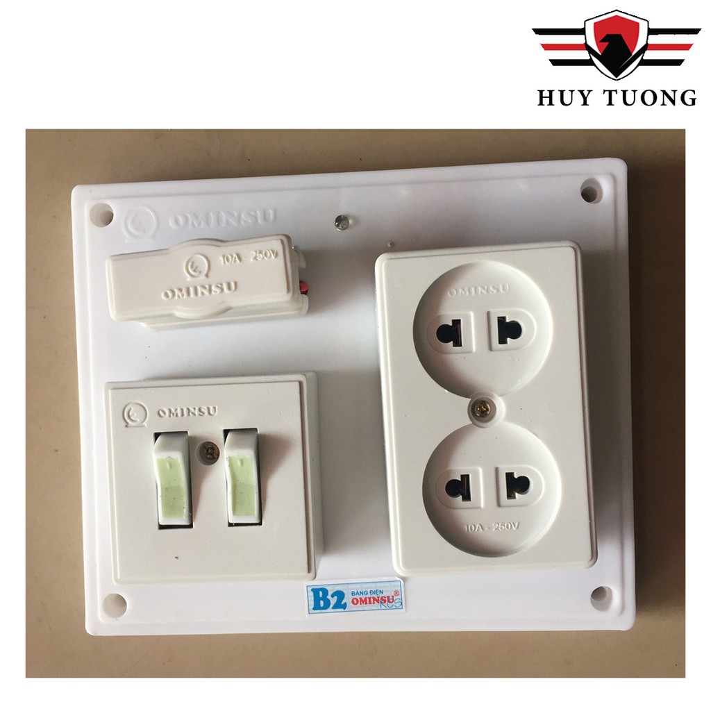 Bảng điện Ominsu 1 công tắc dạ quang, 1 ổ cắm, cầu chì chịu nhiệt cao cấp B1 - Huy Tưởng