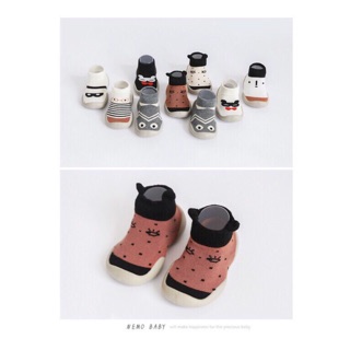 Giày Tập Đi Đế Cao Su Mềm Kèm Tất Cổ Ngắn Dễ Thương