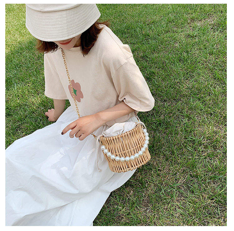 Túi xách có dây đeo vai thiết kế đơn giản hợp thời trang