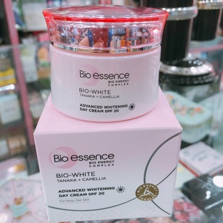Kem Dưỡng Trắng Chuyên Sâu Ngày Chiết Xuất Tanaka và Camellia SPF20 Bio-essence 50g