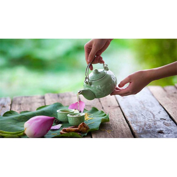 Trà tim sen sấy khô hảo hạng - Hiệu Sentea - Đóng hũ thủy tinh cao cấp sang trọng 125 Gram.