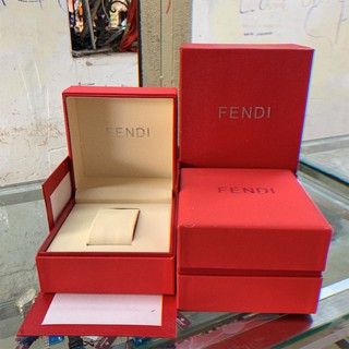 Hộp đồng hồ fendi
