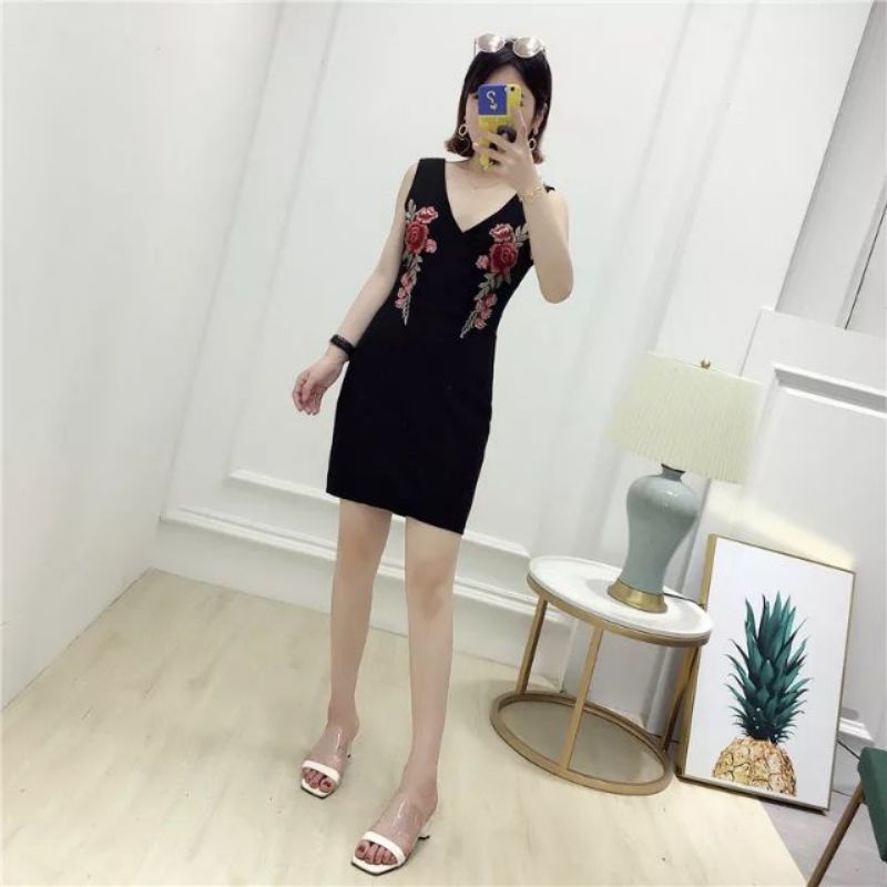 Váy body cổ V thêu hoa xuất Âu