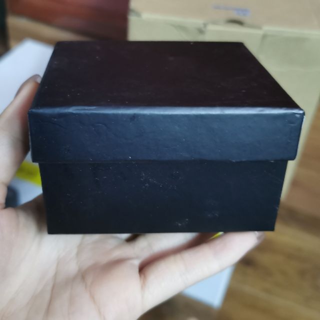 Hộp đựng đồng hồ