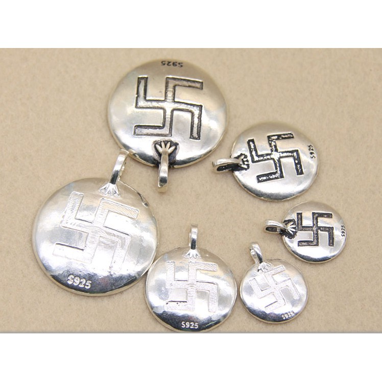 Mặt dây chuyền Chữ Vạn và thần chú Om Mani Padme Hum -DC313