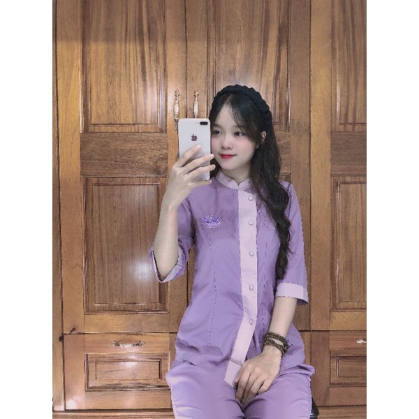Bộ nữ đi chùa cổ trụ