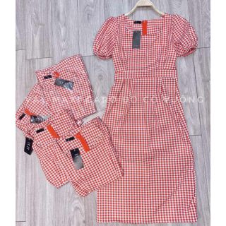 Bán sỉ váy maxi kẻ caro đỏ cổ vuông