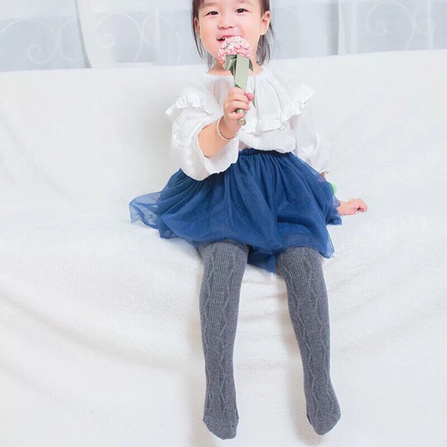 Quần tất bé gái