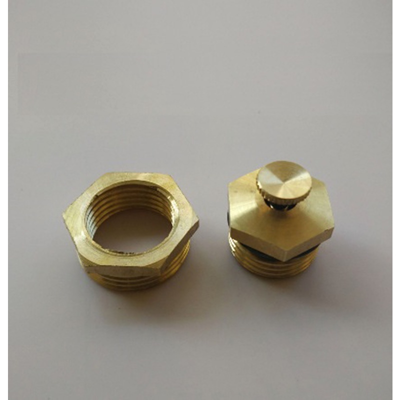 Đầu vòi tưới cây 4 điều chỉnh lắp đặt với các loại máy phun nước áp lực cao, phục vụ cho việc tưới cây cỏ nhanh chóng