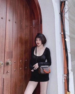 Áo cổ vuông thun giấy L1