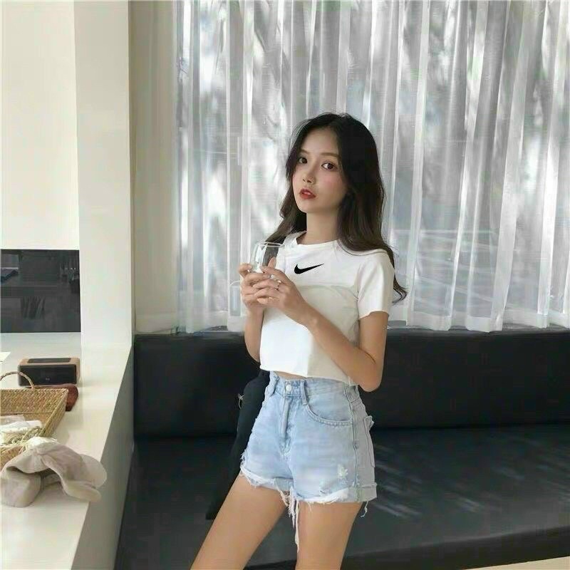 Áo croptop nữ tay ngắn thêu dấu tích / Áo crt phong cách Hàn Quốc