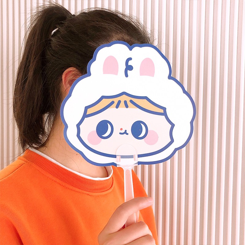 Quạt Nhựa Cầm Tay Hình Tròn Chibi Pets