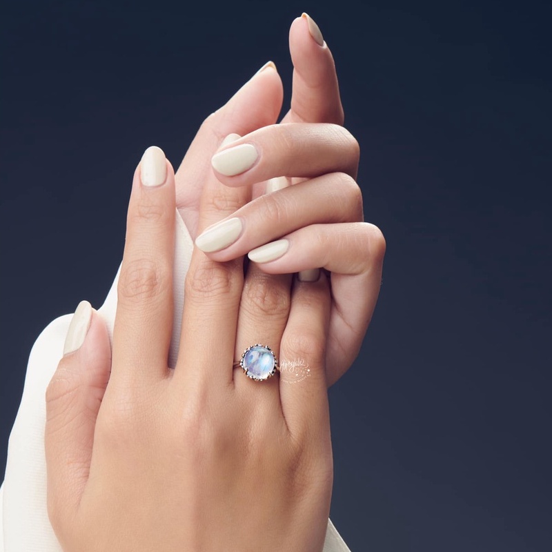 Nhẫn Bạc 925 Đá Ánh Trăng Moonstone Thiên Nhiên Phong Thủy May Mắn Không Kị Mệnh SP002138 Gypsy.lala