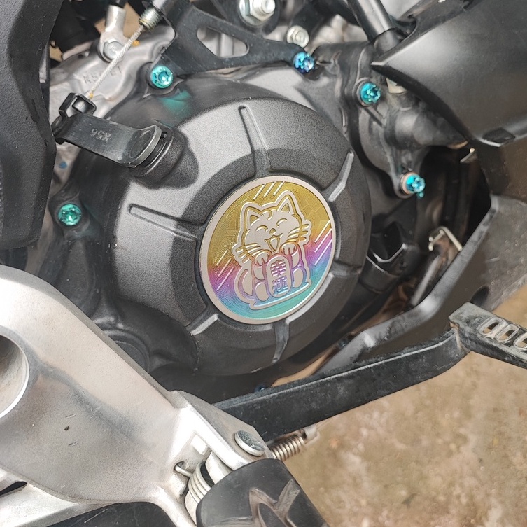 Tem titan mèo thần tài  đường kính 3cm 4cm