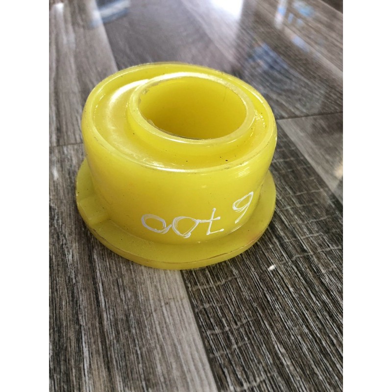 Sản phẩm gia đình làm: Chân cabin 6700 tròn lỗ lệch vàng