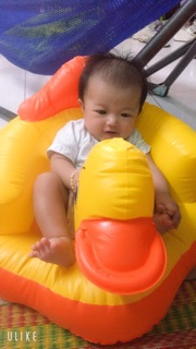 Phao tập ngồi cho bé
