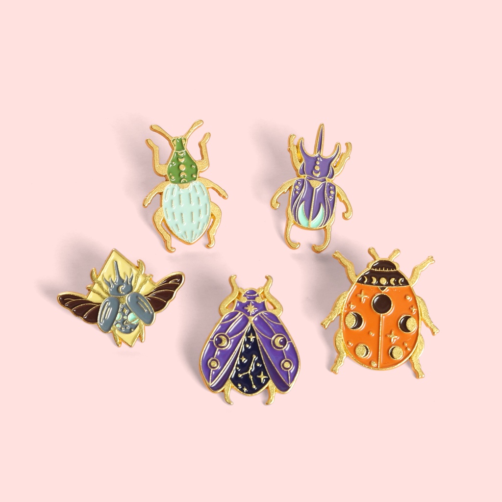 Trâm cài áo hình bọ cánh cứng dễ thương