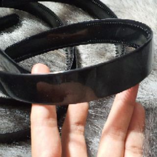 [Mã SKAMLTSM9 giảm 10% đơn 99K] Bờm nhựa dẻo màu đen