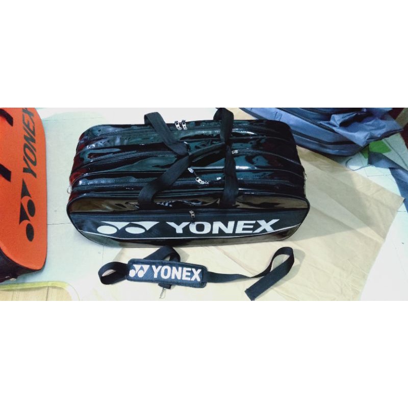 Bao vợt Yonex vuông 3 ngăn chính chất đã bóng