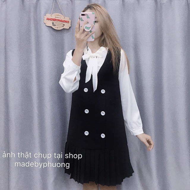Đầm yếm suông 6 cúc đen