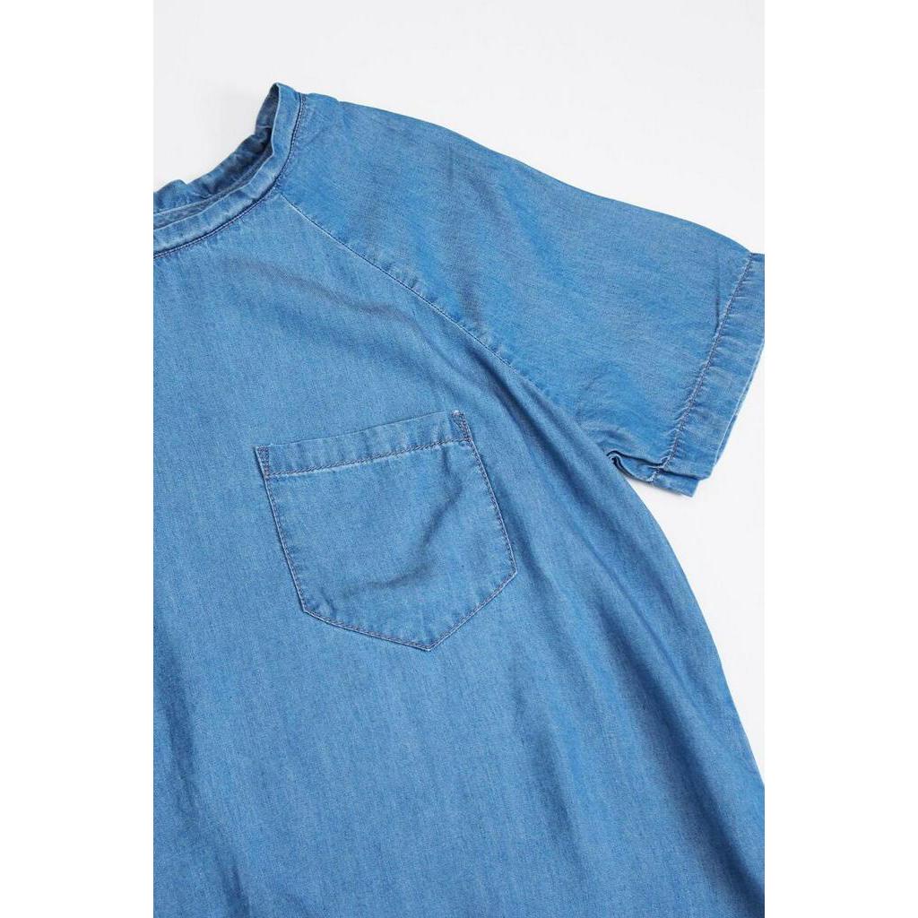 Áo denim cổ tròn 1 túi trước lệch tà Haute Monte