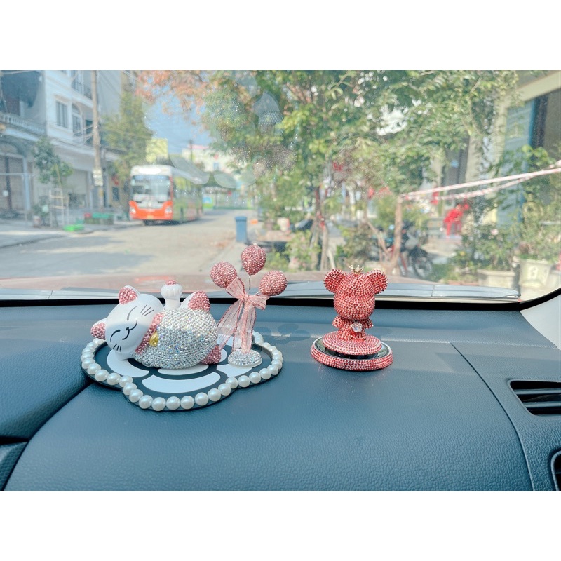 Mèo chamr đá Hello kitty trang trí xe hơi , bàn làm việc (ảnh thật )