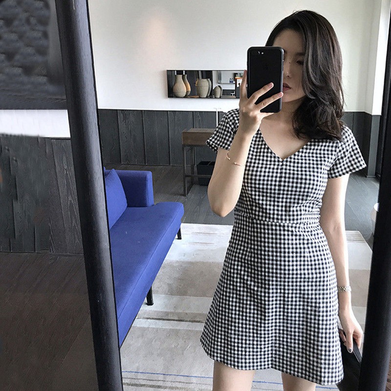 Đầm ngắn tay cổ chữ V họa tiết sọc ca rô thời trang cho nữ | BigBuy360 - bigbuy360.vn