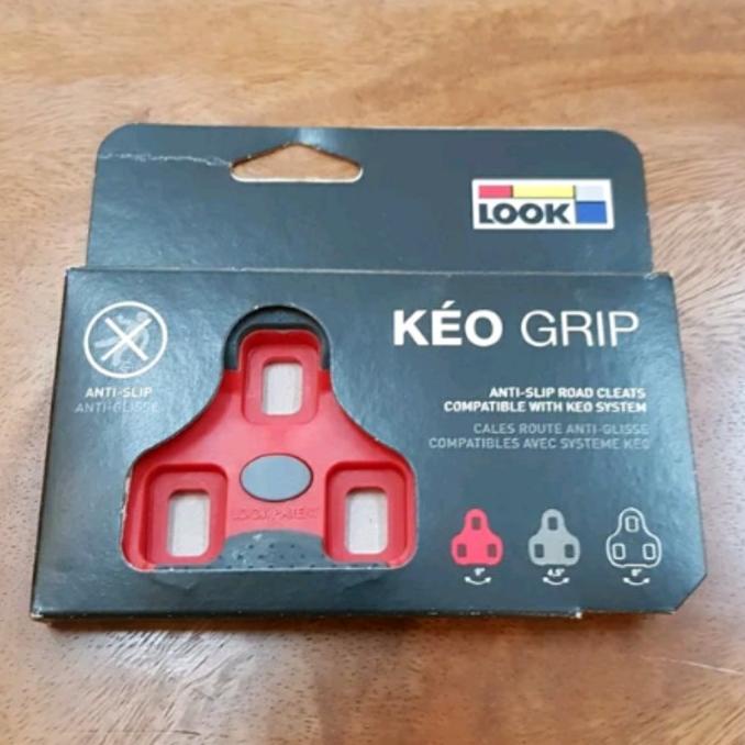 Nhìn Keo Nắm Giày Màu Đỏ