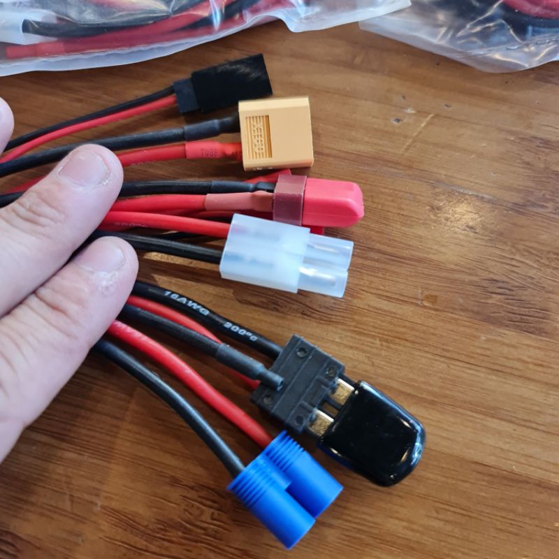 Bộ Sạc Pin Cân Bằng 2S- 6S -  Nicd /Pb /Lipo/ LiIon/ Life NiMh  -) Imax B6Ac Màn Hình Lcd Kỹ thuật số.