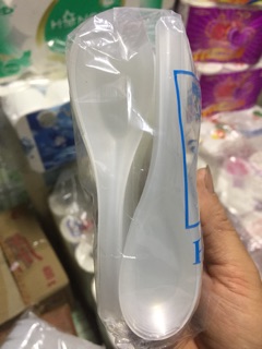 THÌA NHỰA DÙNG 1 LẦN