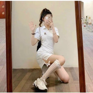Đầm cổ trụ thêu hình gấu
