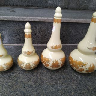 Nậm thờ màu vàng ngà
