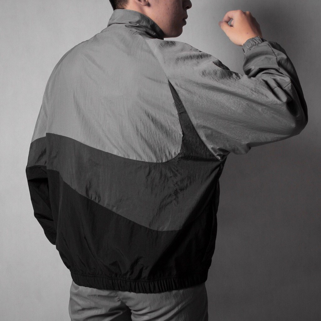 ÁO KHOÁC NAM NIKE SPORTWEAR SWOOSH WOVEN JACKET - XÁM PHỐI ĐEN