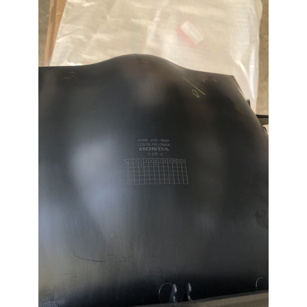 Chắn bùn trước trong Vario 160/ Click 160 chính hãng honda